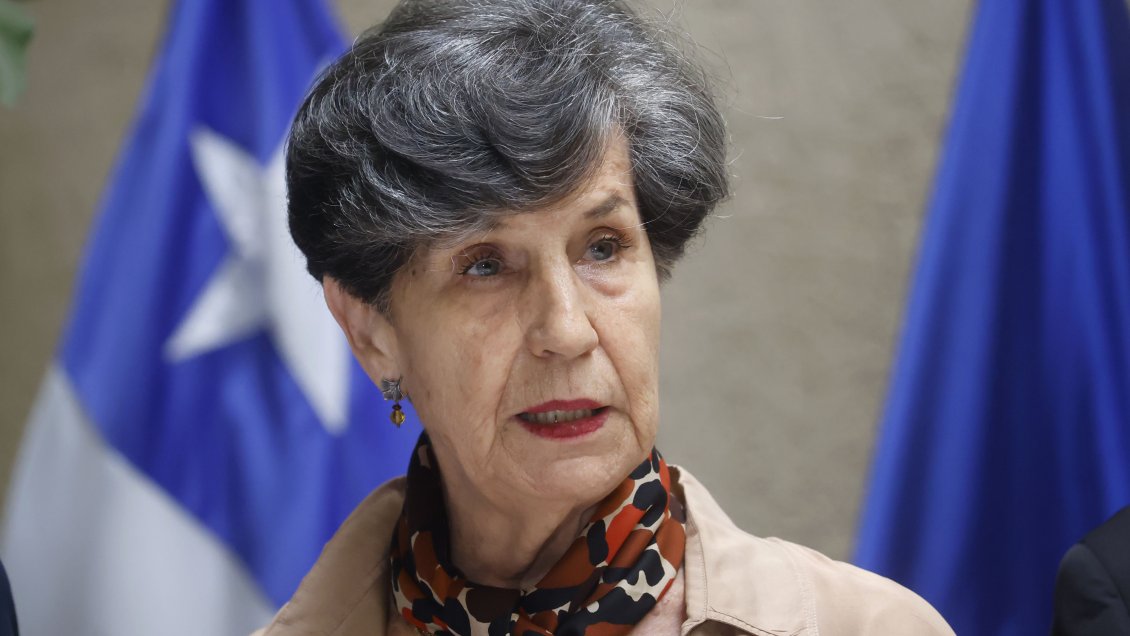 Partido Republicano acude al TC para destituir a senadora Allende