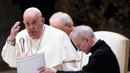   El papa critica a países que invierten en la industria armamentística: 