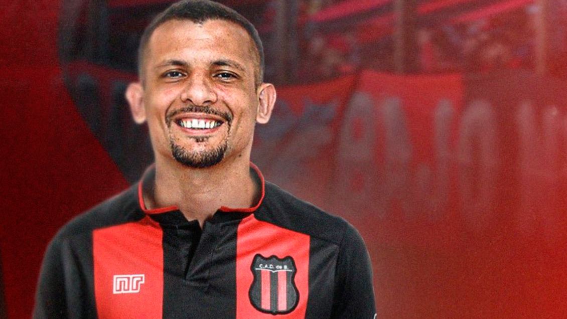 Vuelve a Argentina: Emiliano Vecchio tiene nuevo club tras su salida de Unión Española Vuelve a Argentina: Emiliano Vecchio tiene nuevo club tras su salida de Unión Española