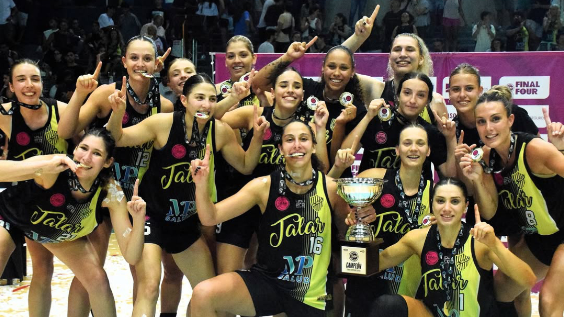 Equipo femenino de baloncesto denunció que las grababan mientras se duchaban Equipo femenino de baloncesto denunció que las grababan mientras se duchaban