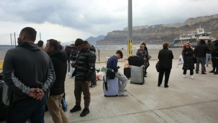   Santorini registra 1.200 sismos en tres días: Miles de turistas abandonaron la isla 