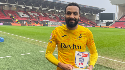   Lawrence Vigouroux fue elegido como el mejor jugador en la victoria de Swansea 