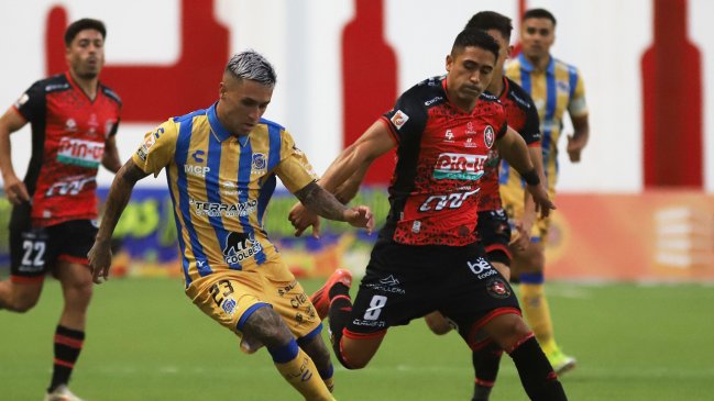 Deportes Limache debutó en Primera División con un agónico empate ante Everton