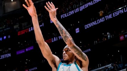   Los Lakers de LeBron y Doncic se estrellaron con Charlotte Hornets 