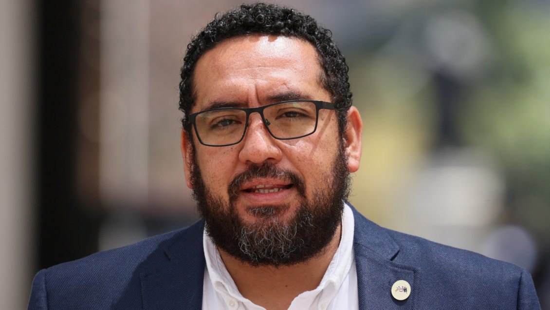 Cataldo destacó entrega oportuna de útiles escolares, post atrasos de 2024