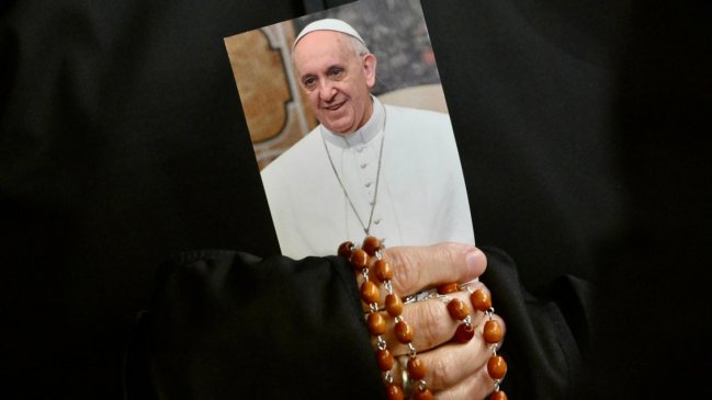 El papa sigue tratamiento sin ventilación mecánica, tras las insuficiencias respiratorias