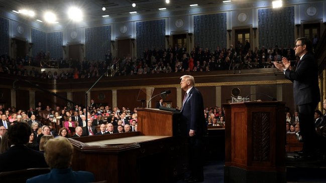 En una tensa sesión ante el Congreso, Trump se jactó de sus polémicas medidas