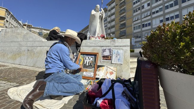 El papa continúa estable y sin nuevas crisis respiratorias