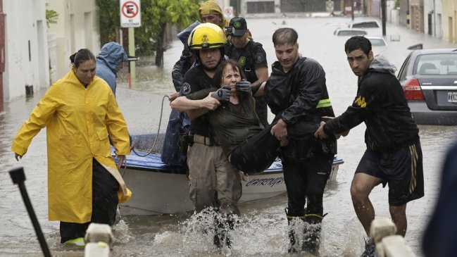 Al menos seis muertos por catastróficas inundaciones en Argentina