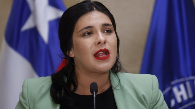 Oposición amenaza con censura si Cariola no renuncia a la presidencia de la Cámara