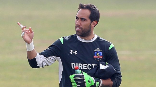 Dijo que sí: Claudio Bravo aceptó la invitación que le envió Colo Colo