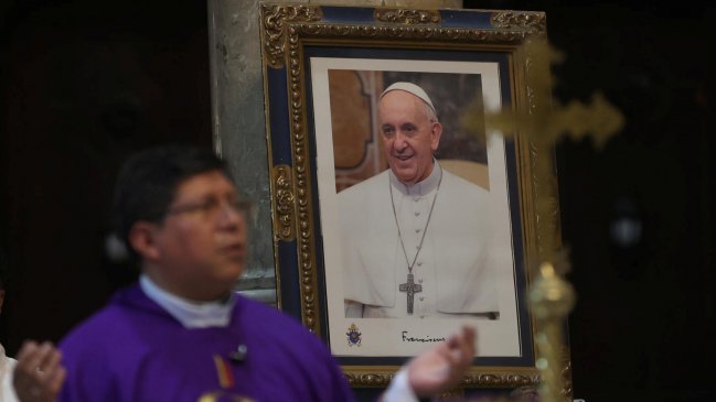 El papa consolida su mejoría y no está en 