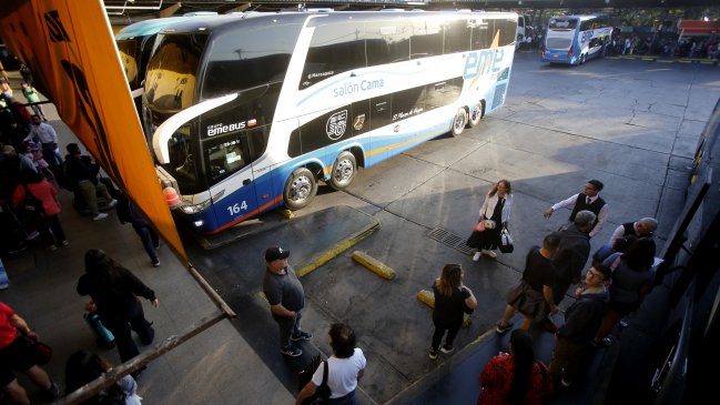 Bus volcó en la Ruta 5 Sur: Una mujer falleció y hay 11 lesionados