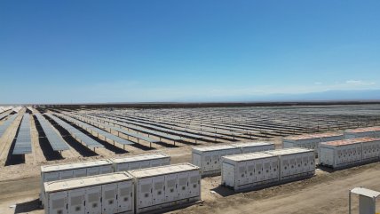   Chile inaugura la planta solar con almacenamiento más grande de Latinoamérica 