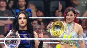 Stephanie Vaquer hizo historia en WWE y debutó con lucha de campeonas en Monday Night RAW