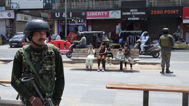 India bloqueó principales medios paquistaníes en medio de escalada