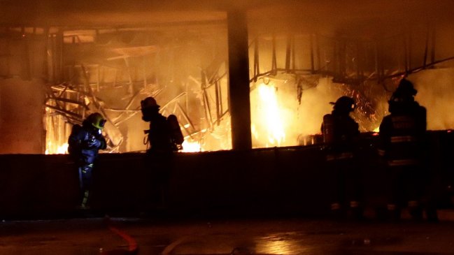 Decenas de damnificados dejó incendio en campamento de Antofagasta