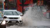 Estas son las multas que arriesgan los automovilistas por mojar a peatones