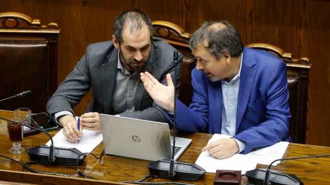 Grau reconoció que subsecretario de Pesca entregó datos errados sobre fraccionamiento de merluza