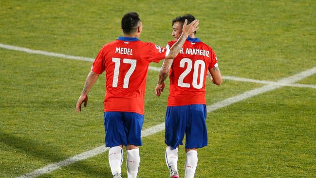 Isla desató la polémica en la Roja: Nunca le vi un partido extraordinario a Medel y Aránguiz