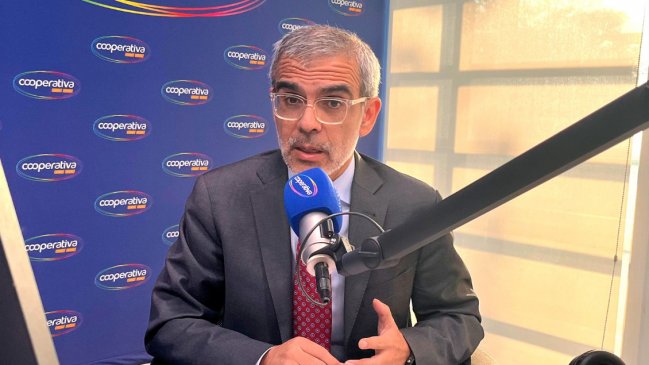 Cordero: Dificulto que el fiscal Cooper haya usado sus atribuciones para espiar al Presidente