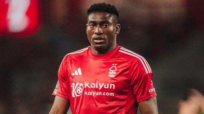 Jugador de Nottingham Forest Taiwo Awoniyi salió del coma inducido