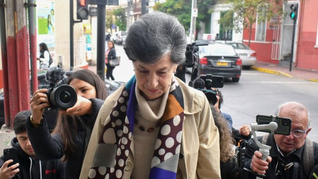 Compraventa fallida: Isabel Allende declaró como imputada ante la Fiscalía