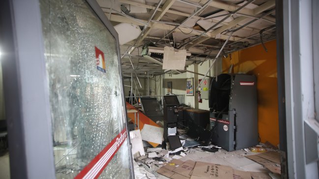 Sujetos intentaron estallar y robar gavetas de cajero automático en San Joaquín