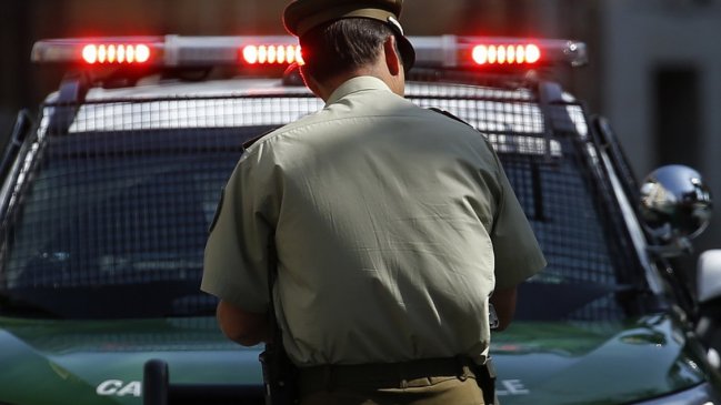 Maipú: Carabinero ebrio chocó contra dos vehículos y el frontis de una casa