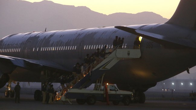 Chile deportó a 34 migrantes con antecedentes de homicidio y porte de armas