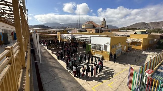 Niño de 12 años acuchilló a sicólogo en un colegio de Taltal