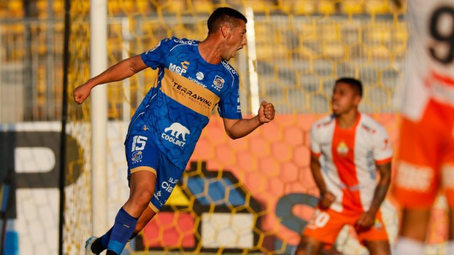 Everton sumó un punto vital y amargó a Cobresal con agónico empate en la Liga de Primera