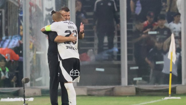[VIDEO] Arturo Vidal marcó de penal ante Unión Española y festejó con abrazo a Jorge Almirón