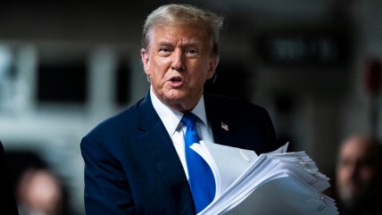  Trump plantea retirar otros 3.000 millones de dólares en subvenciones a Harvard  