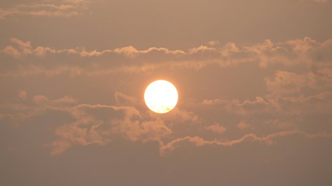 ¿Por qué hace tanto frío en la mañana y calor en la tarde en Santiago?