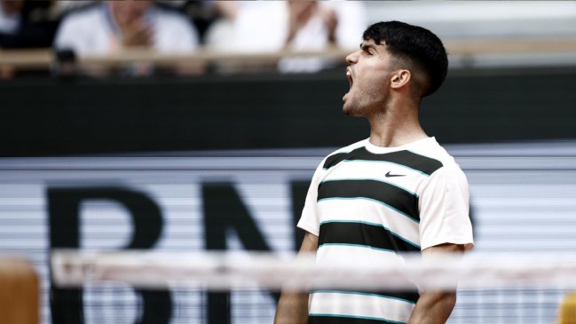 Carlos Alcaraz batió a Ben Shelton y se metió entre los 8 mejores de Roland Garros