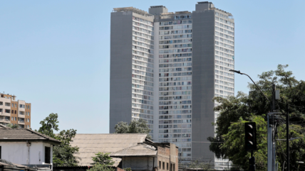 Murió uno de los niños que cayó desde el piso 13 de un edificio en el Biobío Murió uno de los niños que cayó desde el piso 13 de un edificio en el Biobío