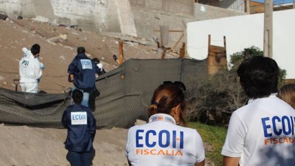   Cadáver femenino fue hallado en un terreno baldío de Iquique 