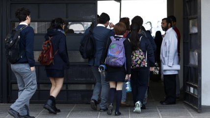  Detector de metales: Profesores acusan que 