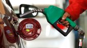 Precios de las bencinas tendrán leve caída desde este jueves