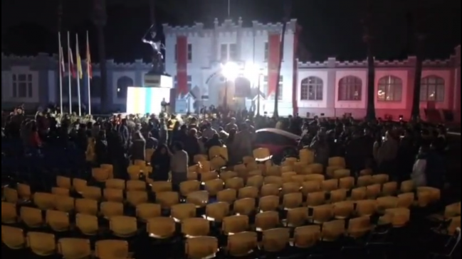 Arica: Conductor drogado irrumpió en evento y atropelló a dos asistentes