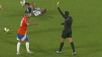   Arturo Vidal recibió amarilla y quedó suspendido para el choque con Bolivia 