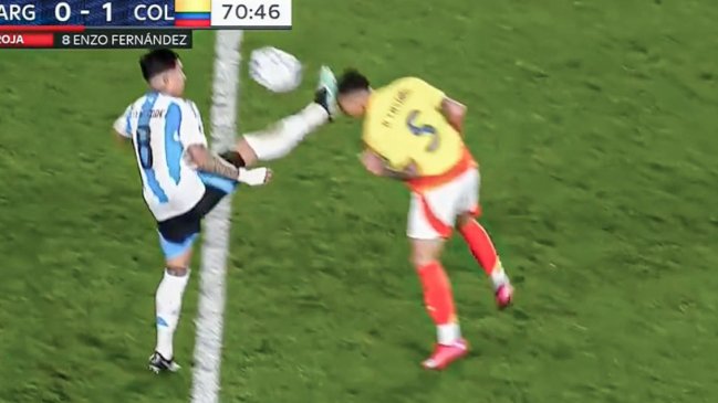 [VIDEO] Enzo Fernández fue expulsado ante Colombia tras brutal planchazo