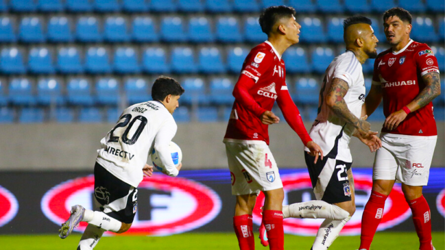 Colo Colo rescató un empate ante un combativo Iquique en su duelo pendiente en la Liga