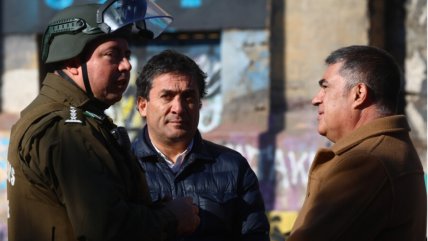  Rector del INBA fue agredido por encapuchados que luego incendiaron bus Red 