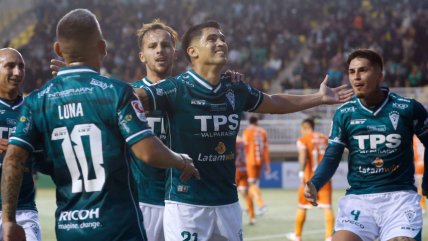   Santiago Wanderers aplastó a Cobreloa y sumó un importante triunfo en el Ascenso 