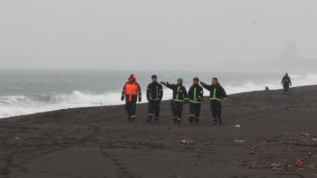 Armada reactiva búsqueda de pescadores extraviados en el Biobío pese al temporal