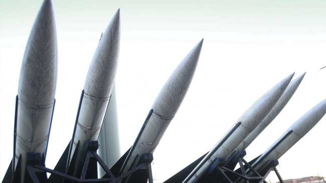 Informe advierte riesgo de una nueva carrera armamentista nuclear