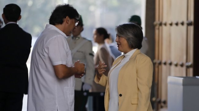 PC celebra cambio de cautelares de Jadue y anuncia que se sumará a la campaña de Jara
