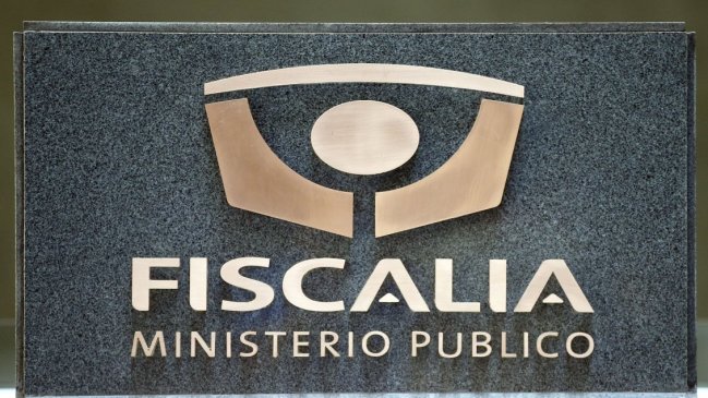 Investigan muerte de joven mientras usaba su celular enchufado